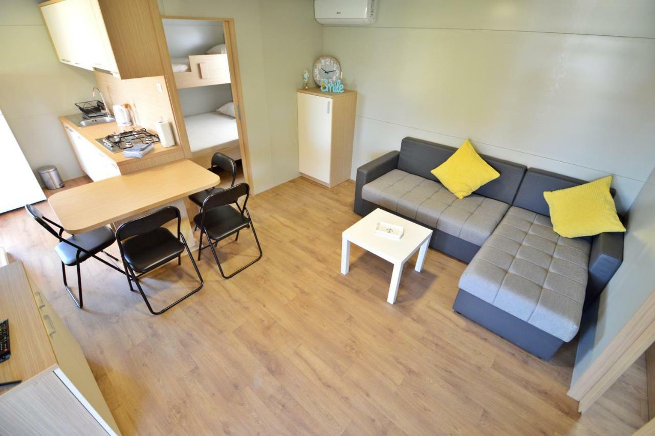Mobile Home Cvita Betina  Buitenkant foto
